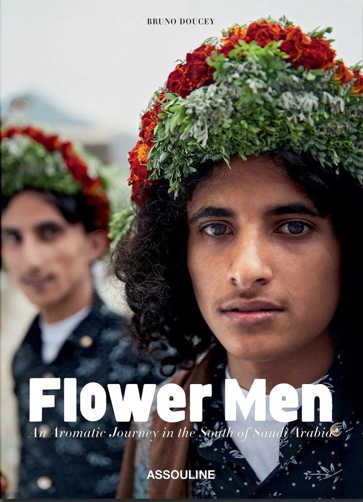 Saudi Arabia: Flower Men
